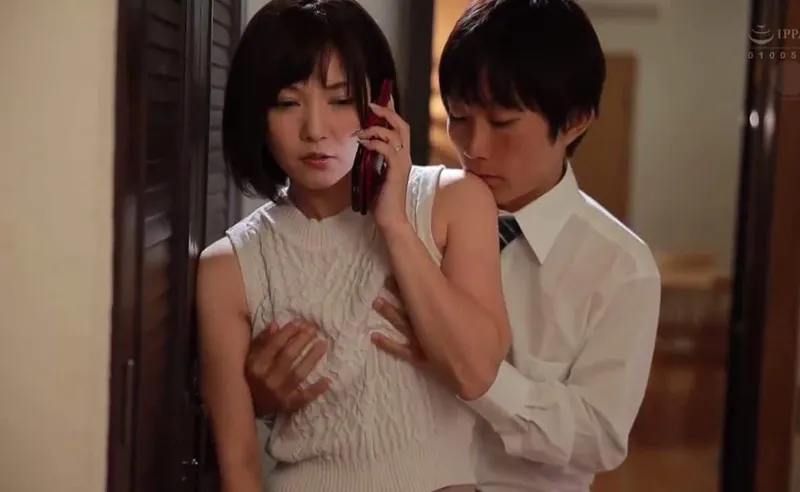 Chồng yêu đi đánh golf, bà xã ở nhà dẫn trai trẻ về địt cho sướng