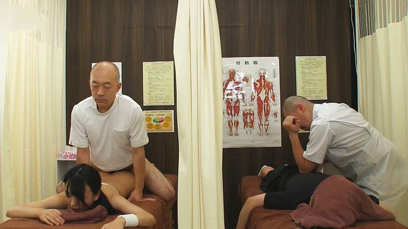 Dẫn ghệ đi mát-xa rồi bị xoạc cạnh bên mà không hề hay biết