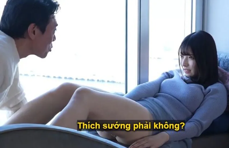 Sự chạm trán giữa ông chú và cô minh tinh trẻ mới debut tại nhà nghỉ sang trọng